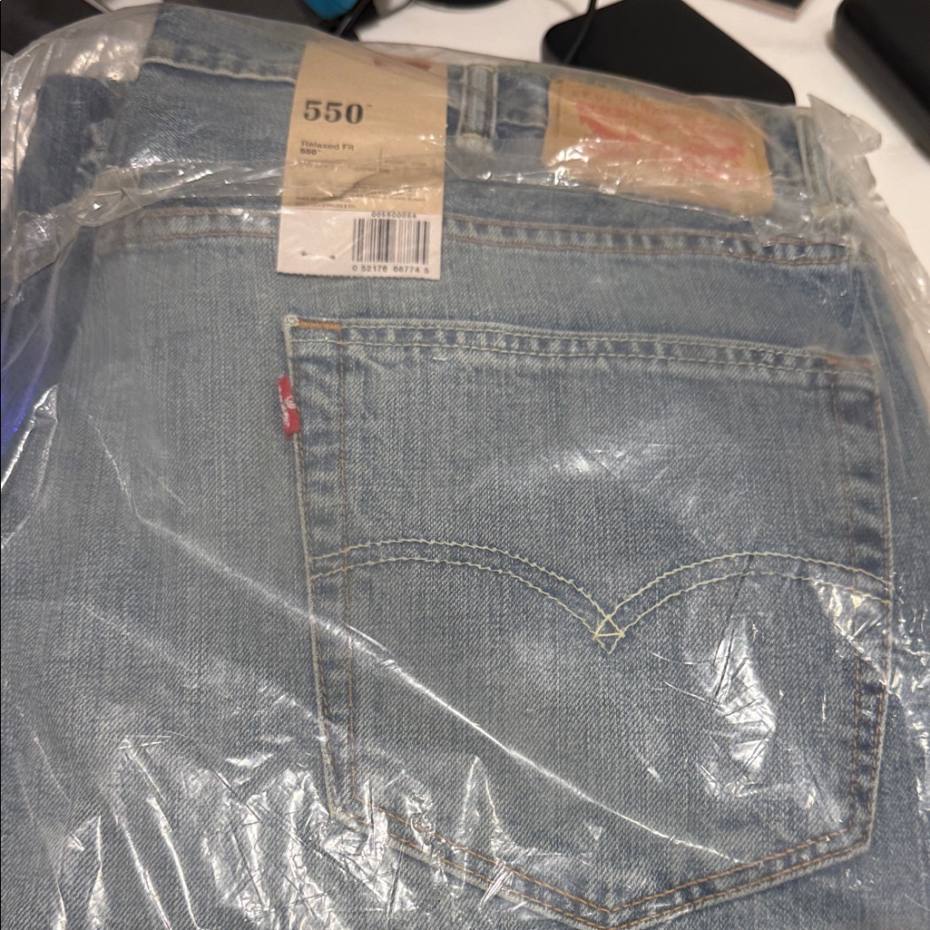 Brand New Levis Mens Relaxed Fit 550 Jeans 40 X 34